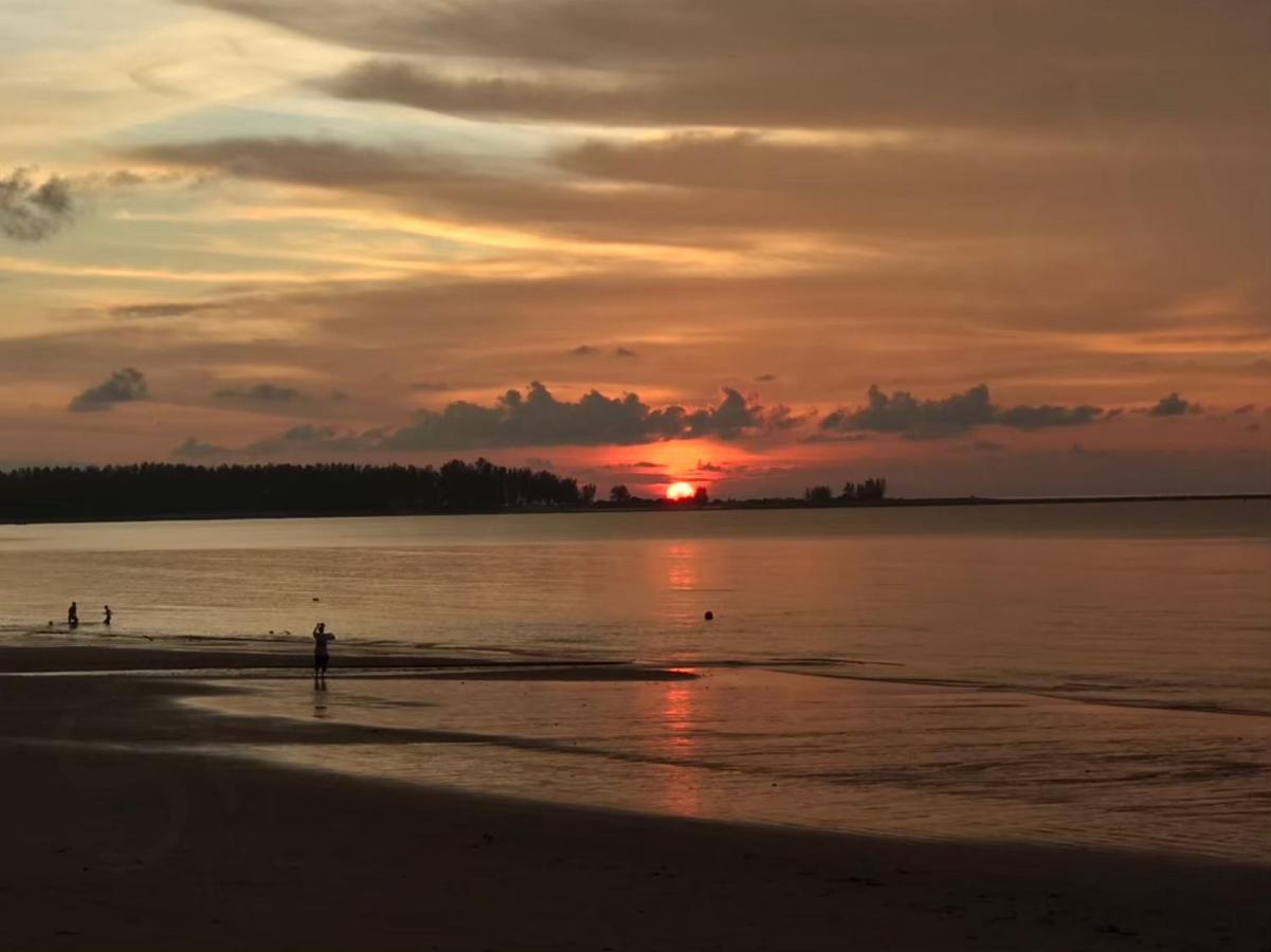 Smilebeach Resort Khaolak Khao Lak Bagian luar foto