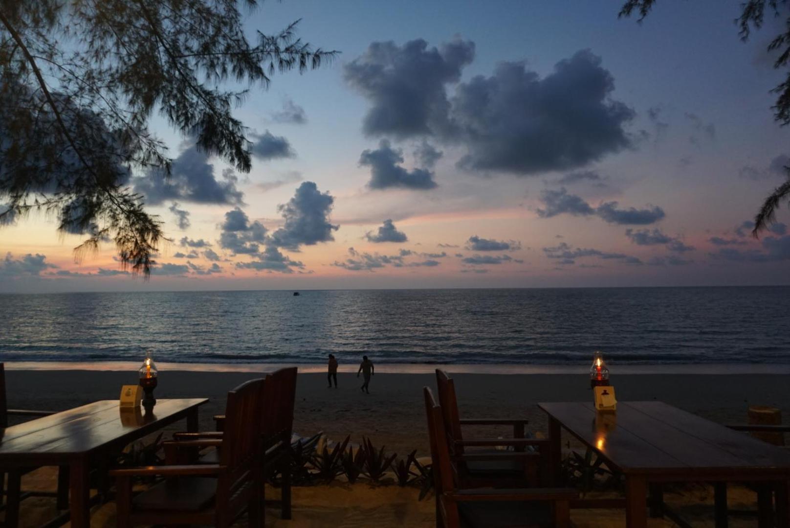 Smilebeach Resort Khaolak Khao Lak Bagian luar foto