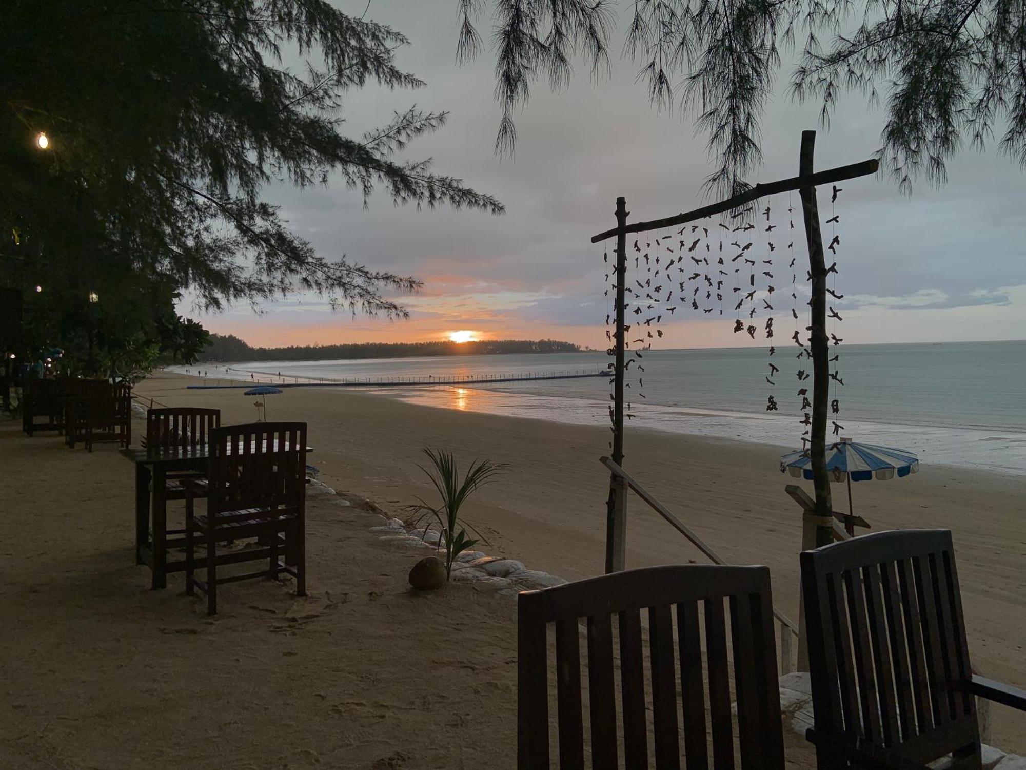 Smilebeach Resort Khaolak Khao Lak Bagian luar foto