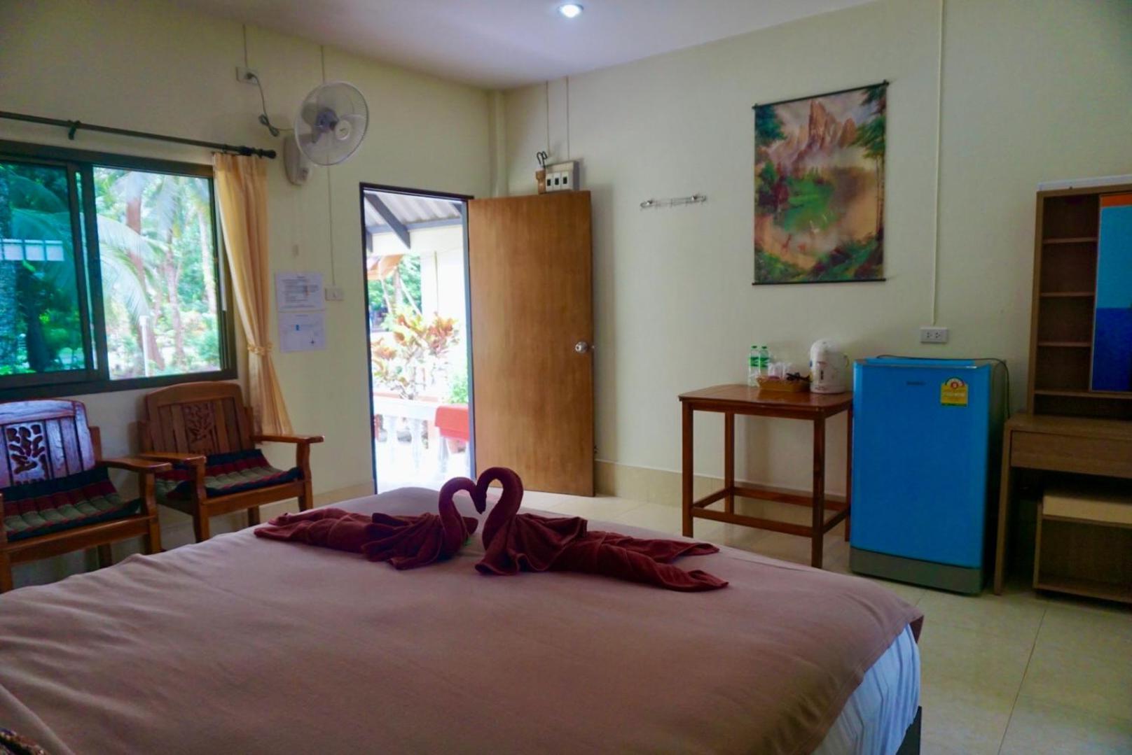 Smilebeach Resort Khaolak Khao Lak Bagian luar foto