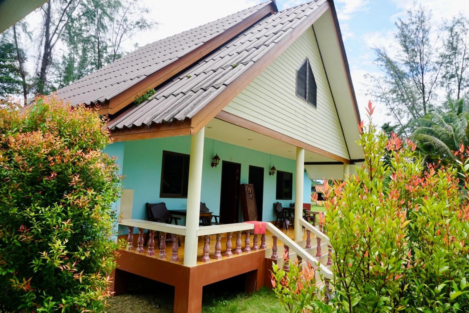Smilebeach Resort Khaolak Khao Lak Bagian luar foto